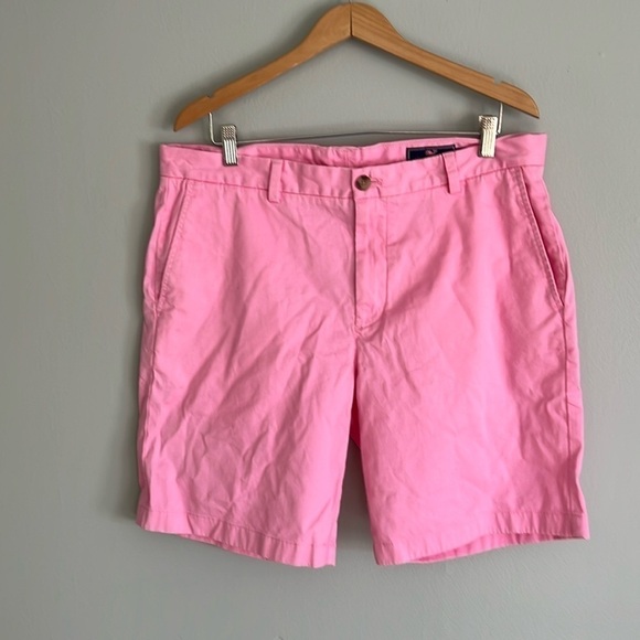 Vineyard Vines Men's 9” Breaker Shorts - Waist 36” - Picture 1 of 6